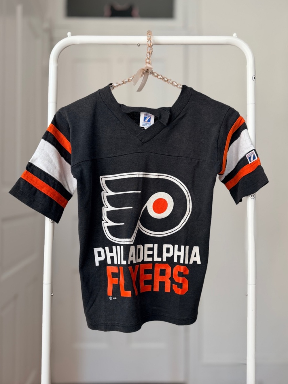 Vintage Logo 7 NHL Philadelphia Flyers tshirt jersey ringer sleeves v-neck